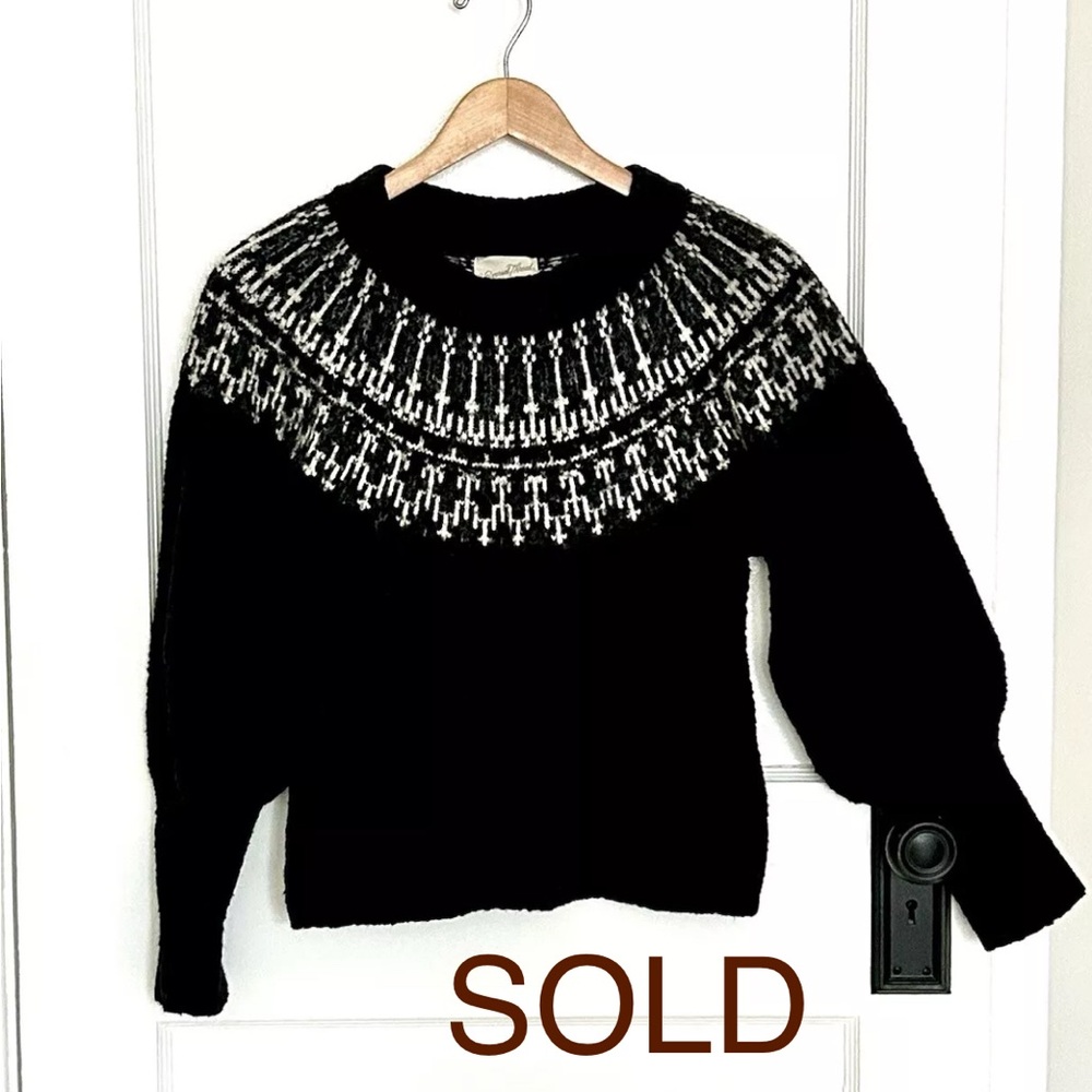 ***SOLD*** Nordic sweater - Universal Thread Goods Co. size M - Picture 1 of 4